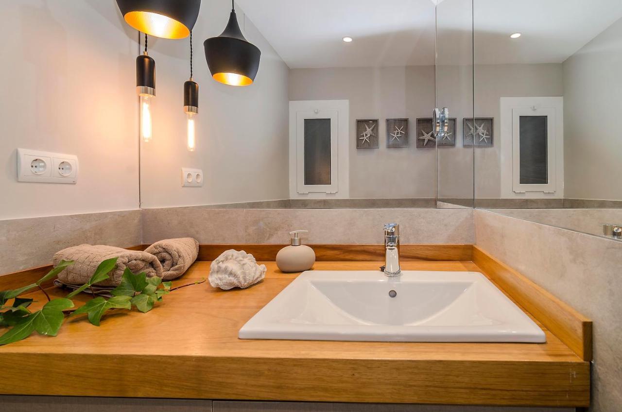 Sitges Spaces Deluxe Centre Apartment Bagian luar foto